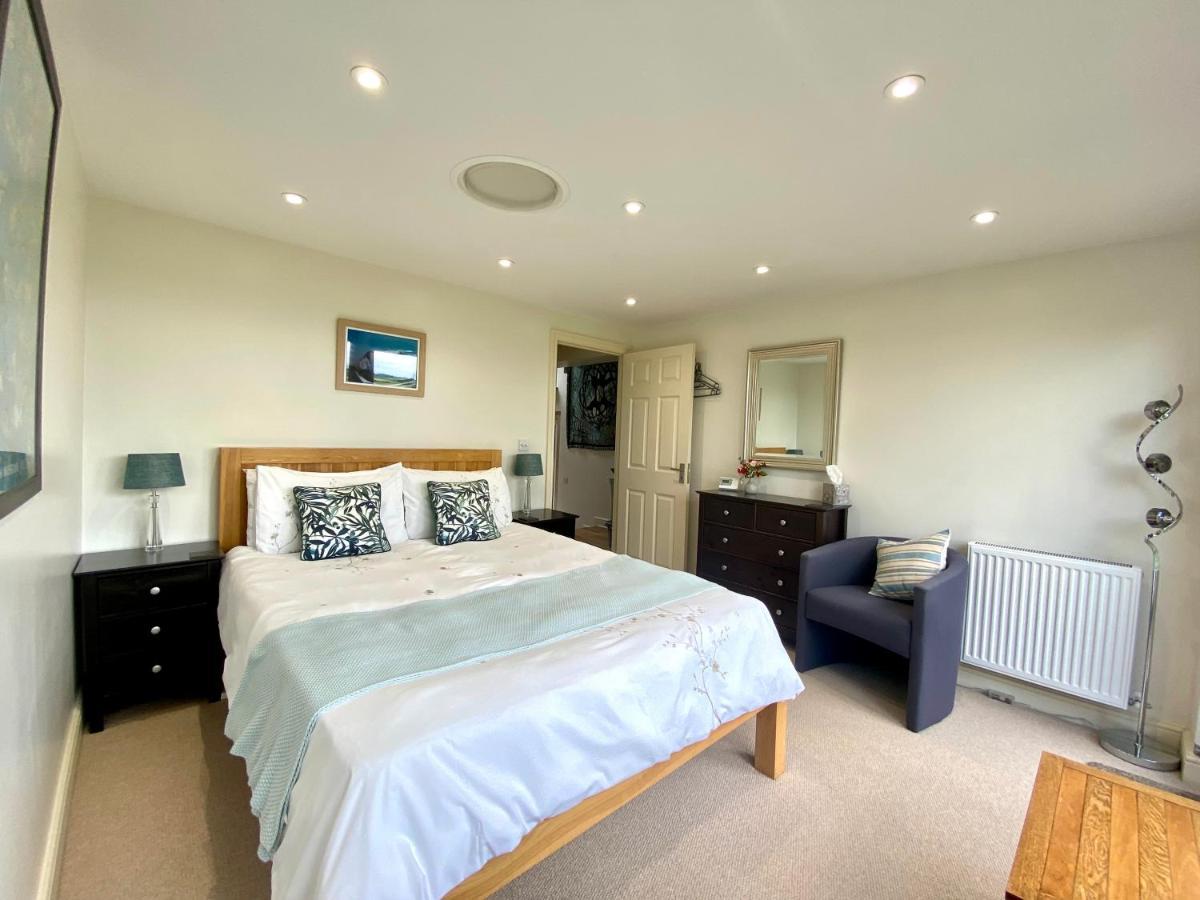 A Secluded Self Contained Country Suite With A View - Parking, Easy Access To Bath Corsham Eksteriør billede